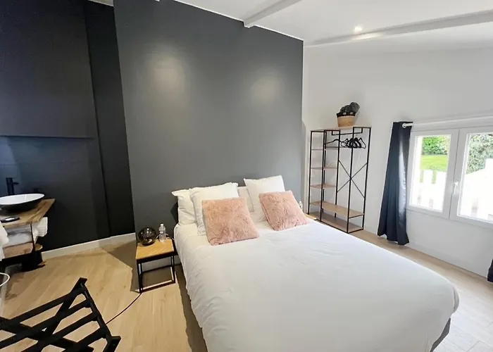 Superbe Longere 4 Etoiles A 2 Pas De La